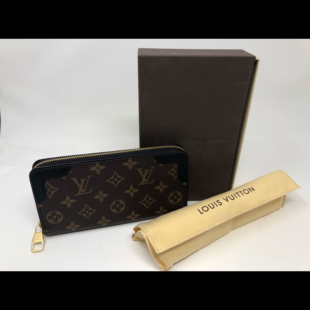 Louis Vuitton Retiro Noir Wallet